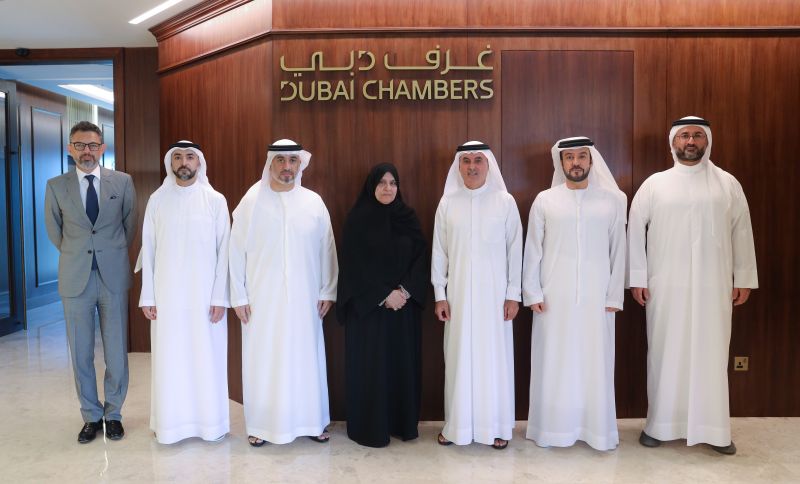 Photo de Dubai Chambers au Crunch Dubai: Responsables du Comité de gestion de la famille de Dubaï